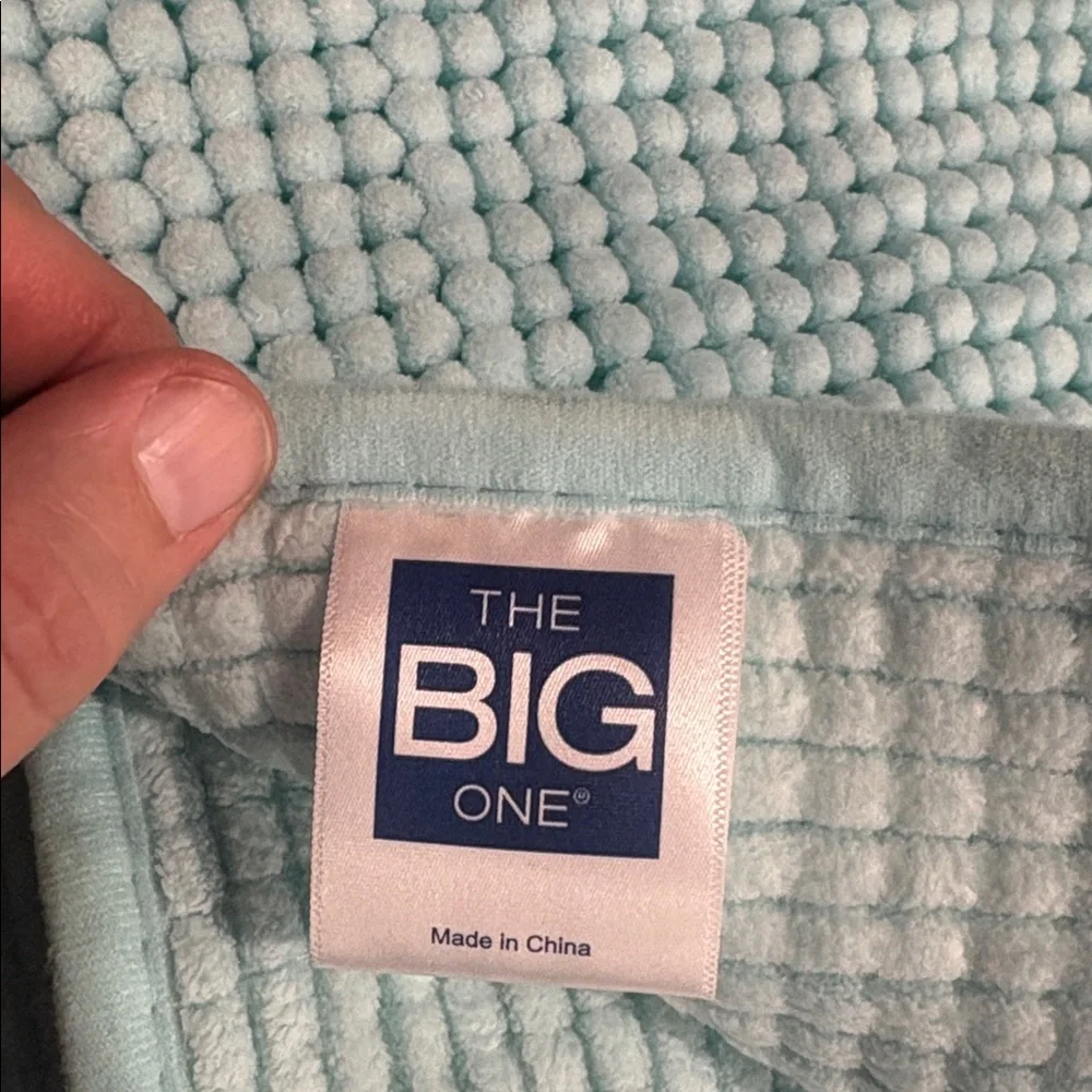 The Big One Light Blue Bath Mat 20x30 inches - NWOT